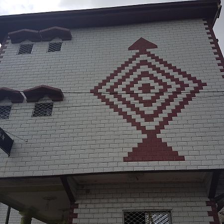 Hotel Kdv Bonaberi Экстерьер фото
