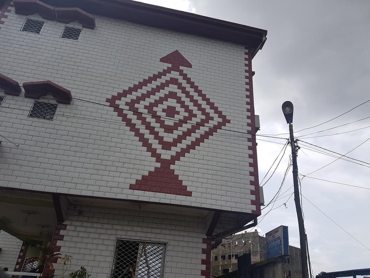 Hotel Kdv Bonaberi Экстерьер фото