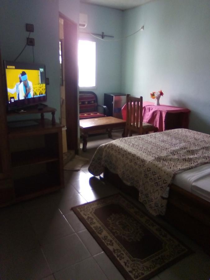 Hotel Kdv Bonaberi Экстерьер фото