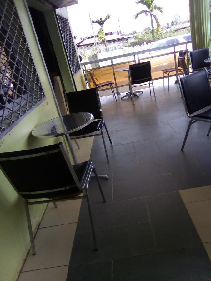 Hotel Kdv Bonaberi Экстерьер фото