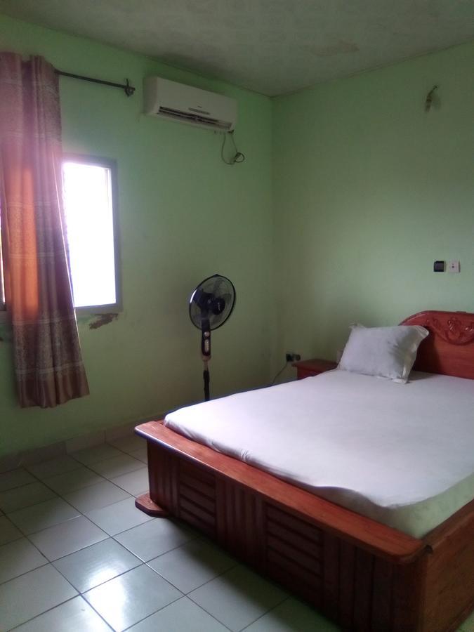 Hotel Kdv Bonaberi Экстерьер фото